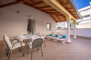 Appartement mit Terrasse und Meerblick